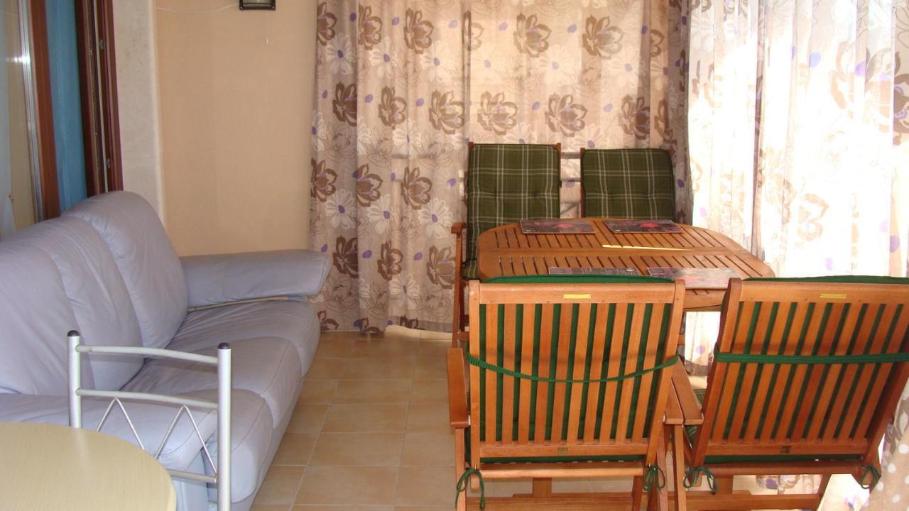 Admiral Apartments Aranyhomok Szoba fotó