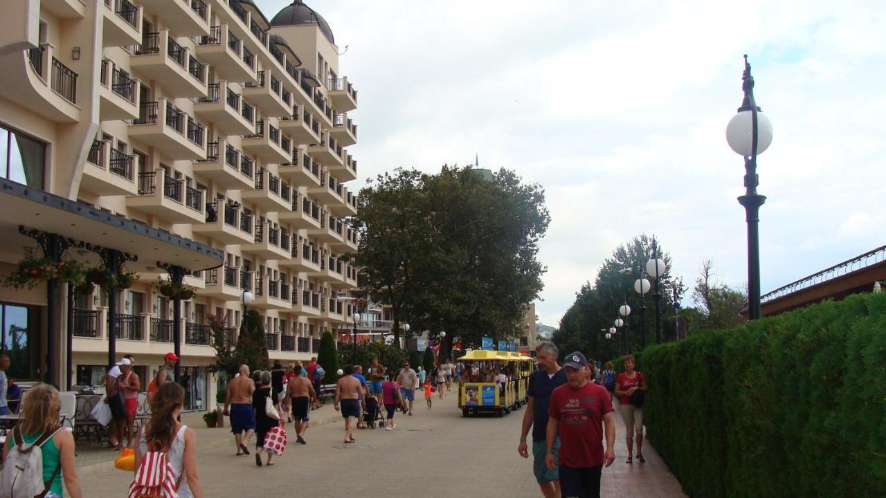Admiral Apartments Aranyhomok Szoba fotó