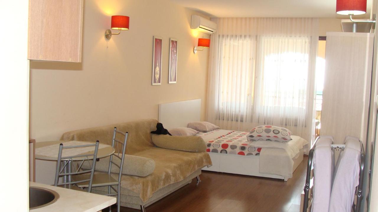 Admiral Apartments Aranyhomok Kültér fotó